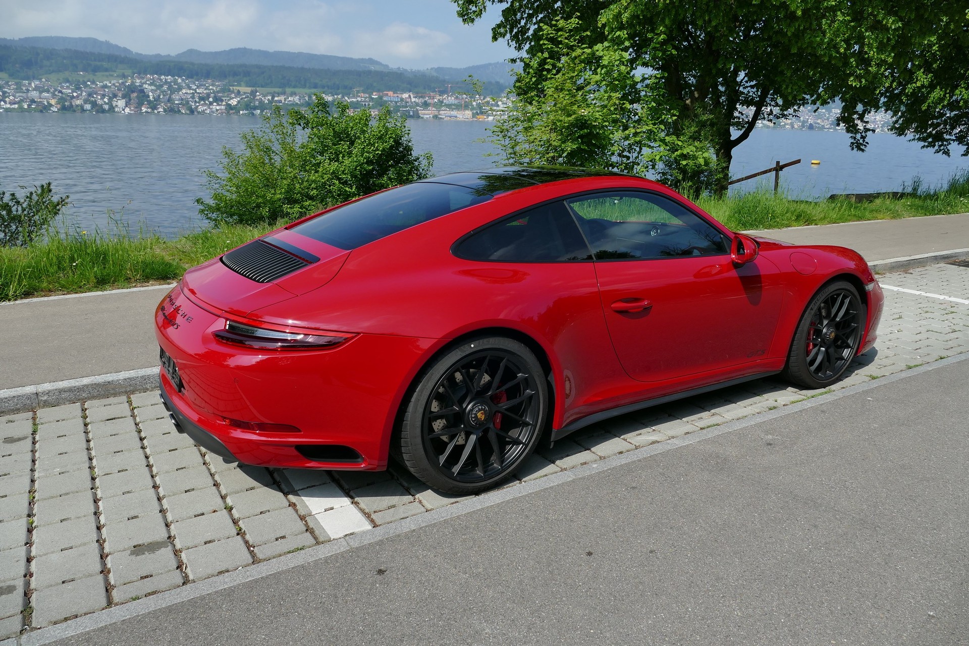 PORSCHE 911 Carrera 4 GTS PDK-image-4