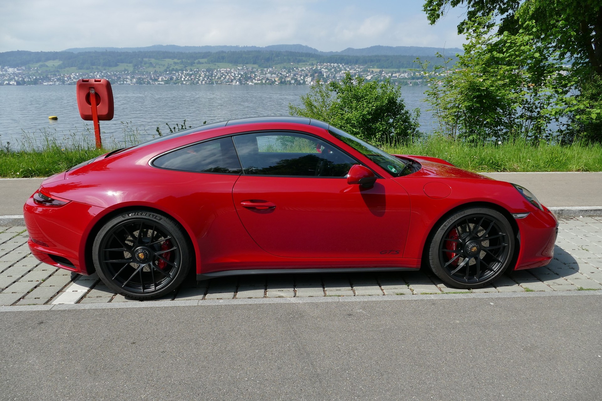 PORSCHE 911 Carrera 4 GTS PDK-image-5
