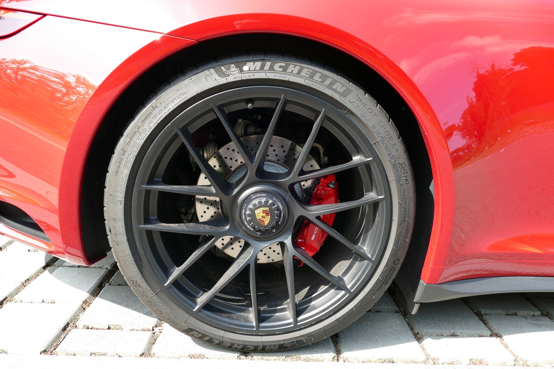 PORSCHE 911 Carrera 4 GTS PDK-image-18