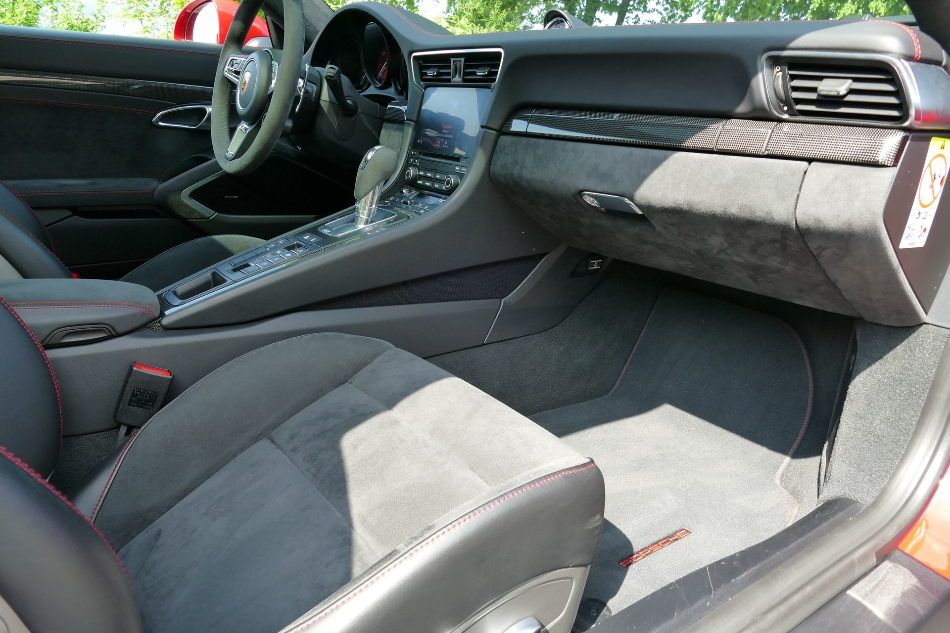 PORSCHE 911 Carrera 4 GTS PDK-image-9