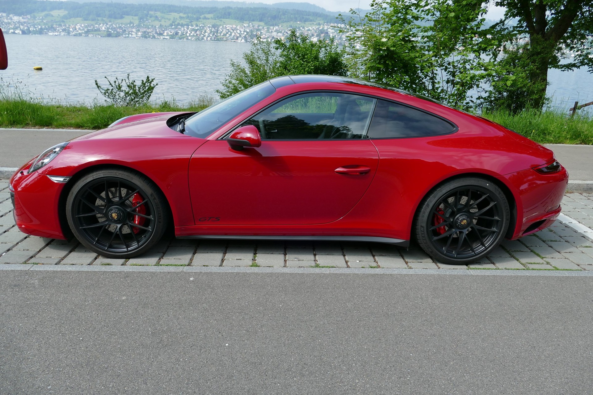 PORSCHE 911 Carrera 4 GTS PDK-image-3