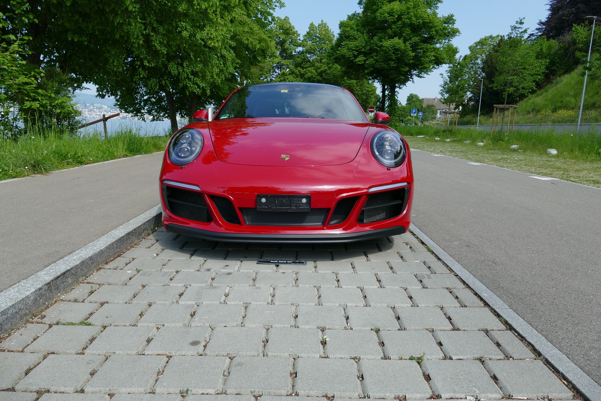 PORSCHE 911 Carrera 4 GTS PDK-image-1