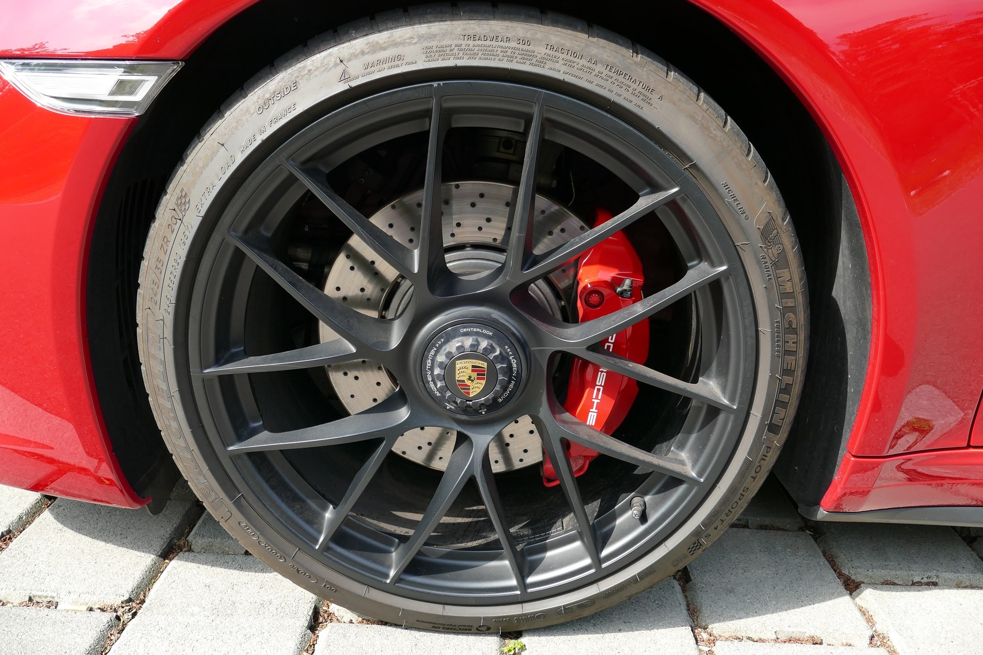 PORSCHE 911 Carrera 4 GTS PDK-image-15