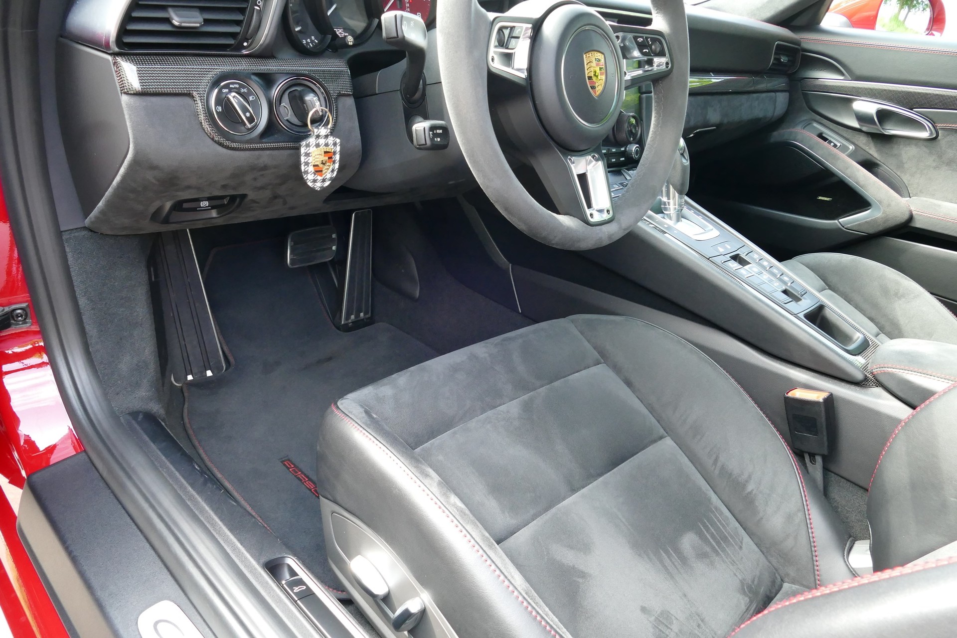PORSCHE 911 Carrera 4 GTS PDK-image-8