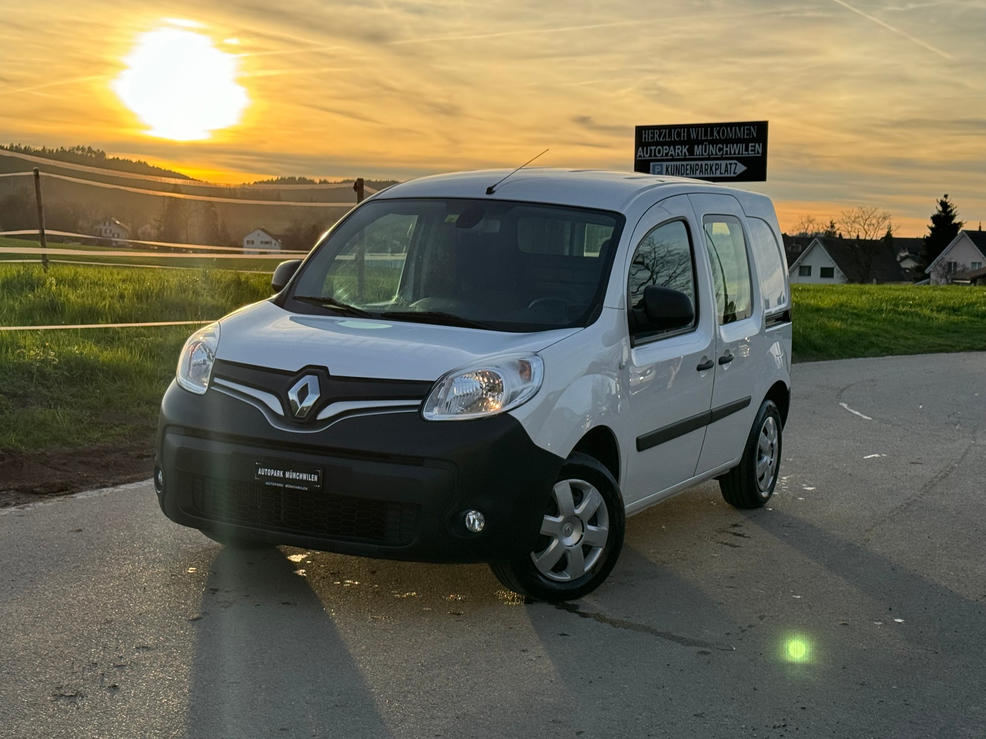 RENAULT Kangoo Medium dCi 90 ENERGY Access-image-0