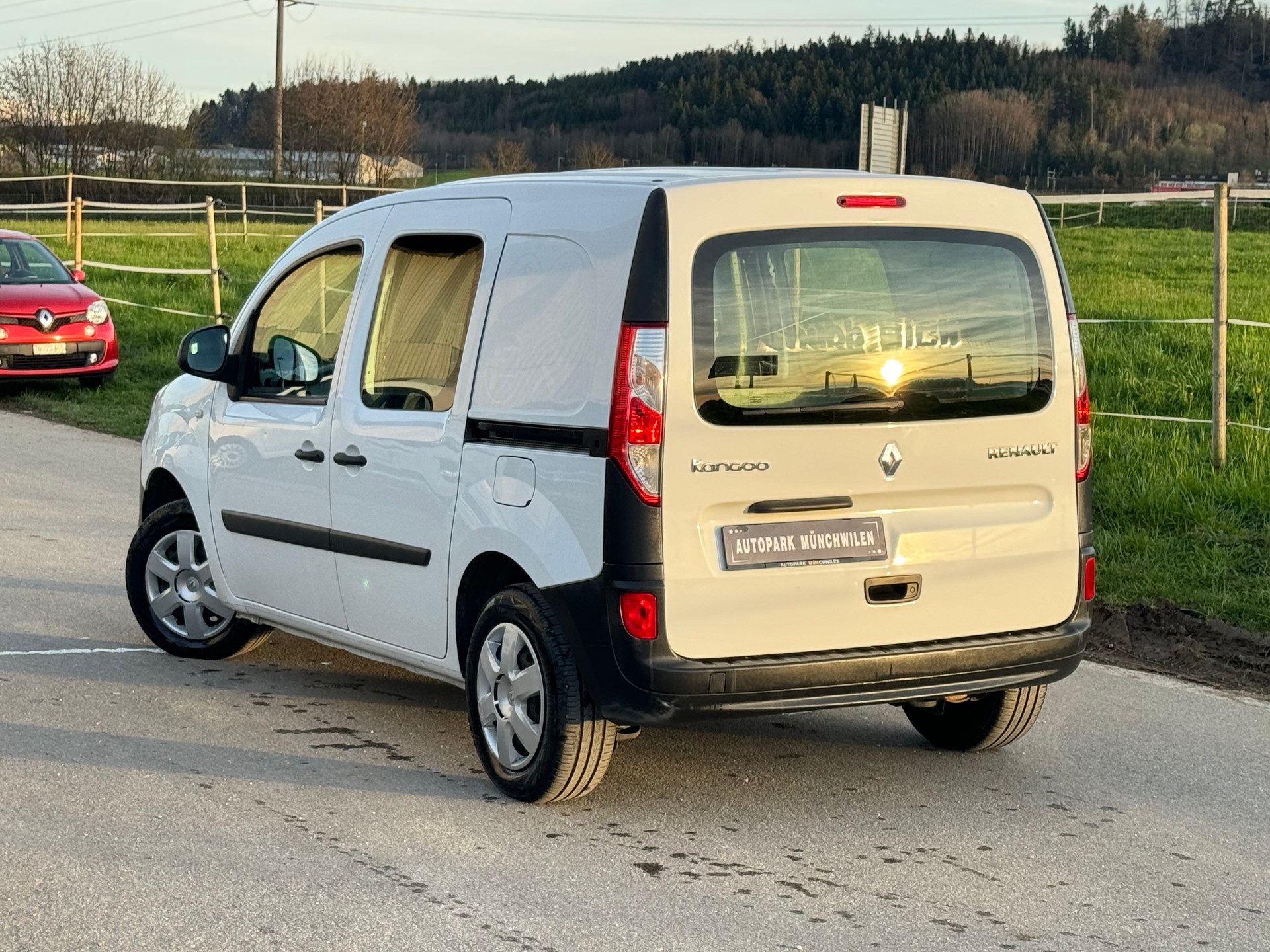 RENAULT Kangoo Medium dCi 90 ENERGY Access-image-3