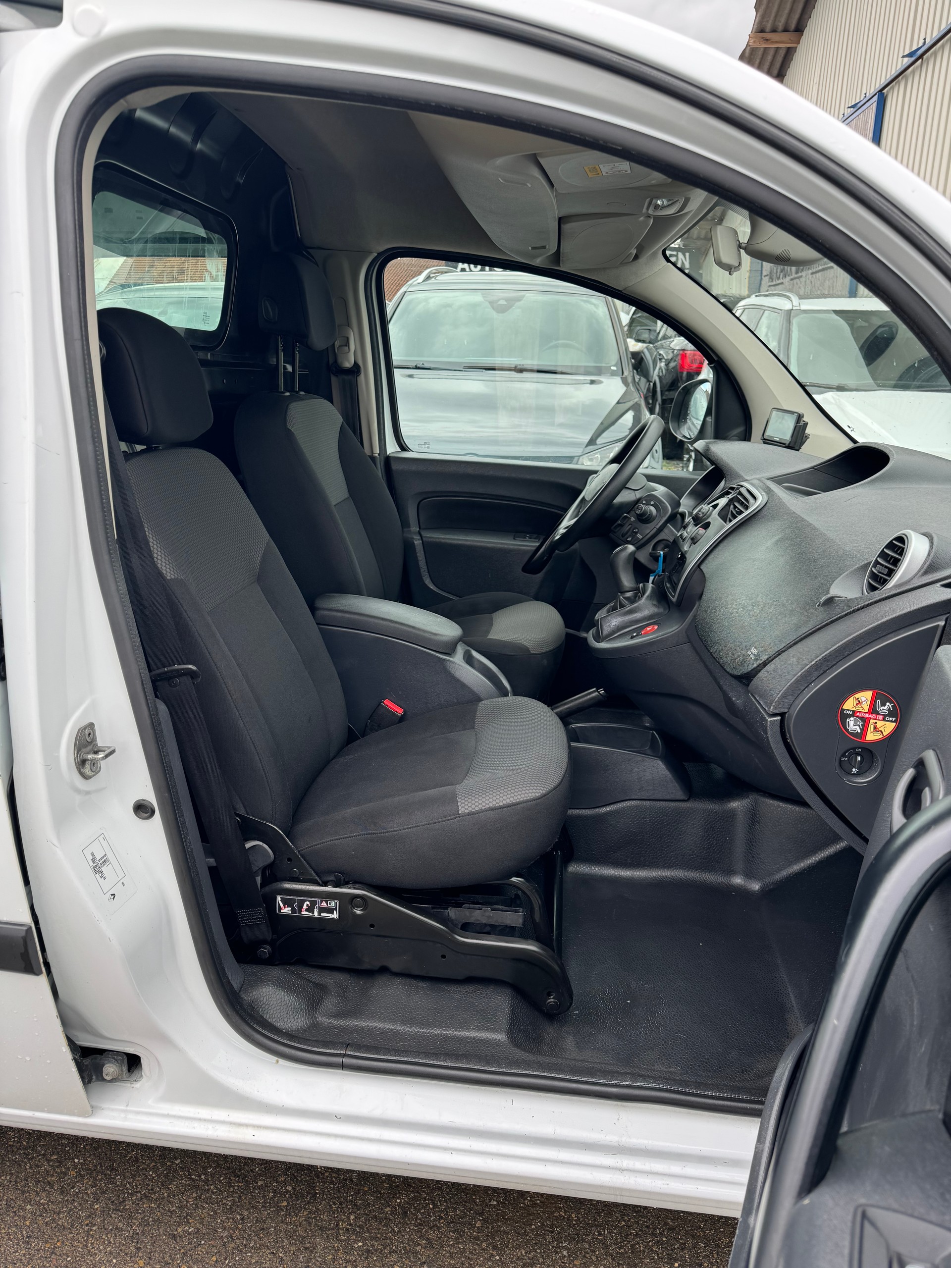 RENAULT Kangoo Medium dCi 90 ENERGY Access-image-6