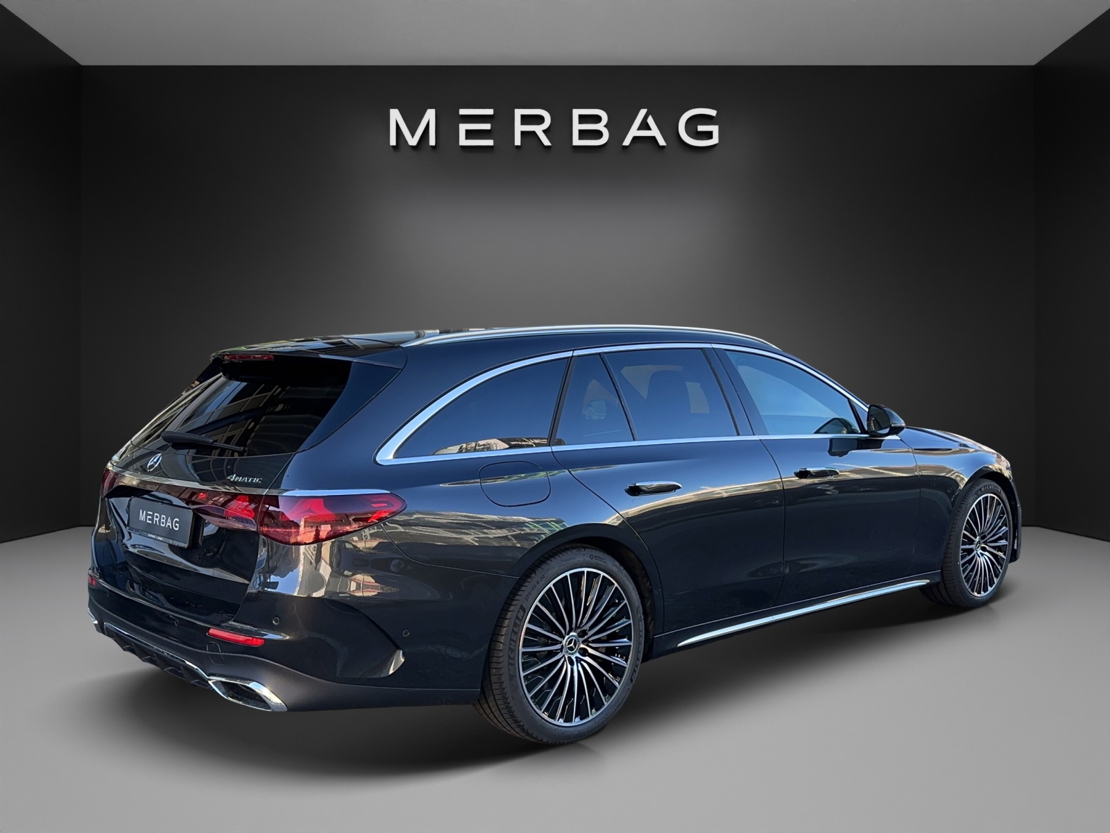 MERCEDES-BENZ E 300 de T 4Matic 9G-Tronic-image-4