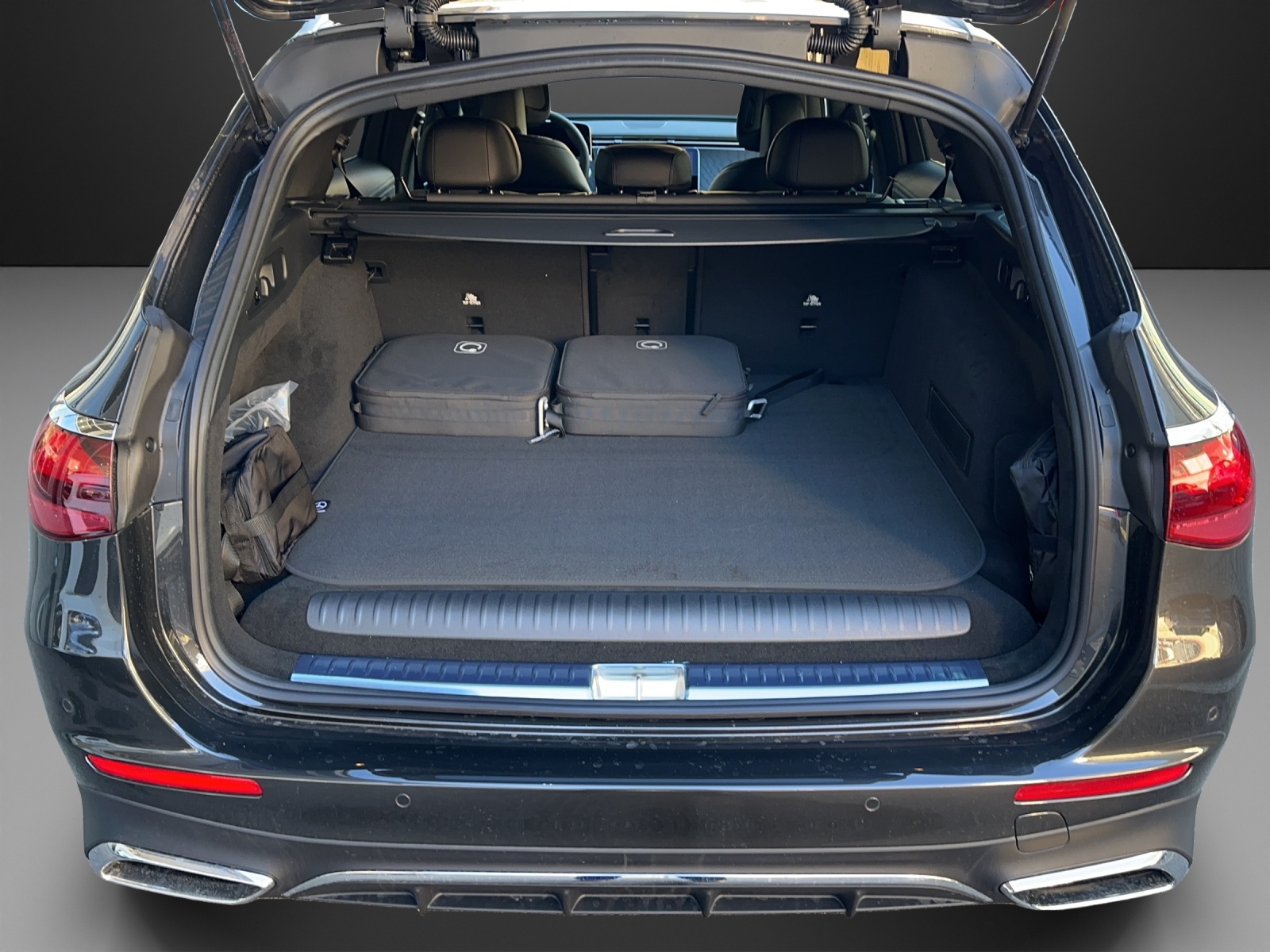 MERCEDES-BENZ E 300 de T 4Matic 9G-Tronic-image-8
