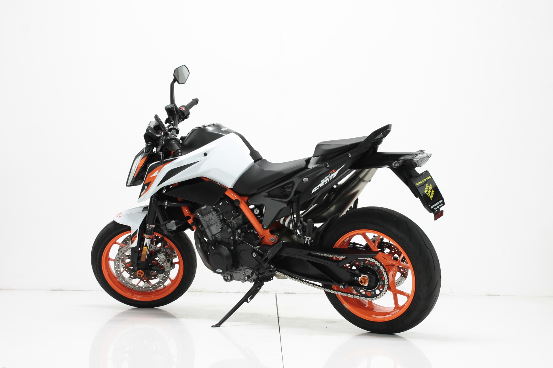 KTM 890 Duke R-showroom-element-2