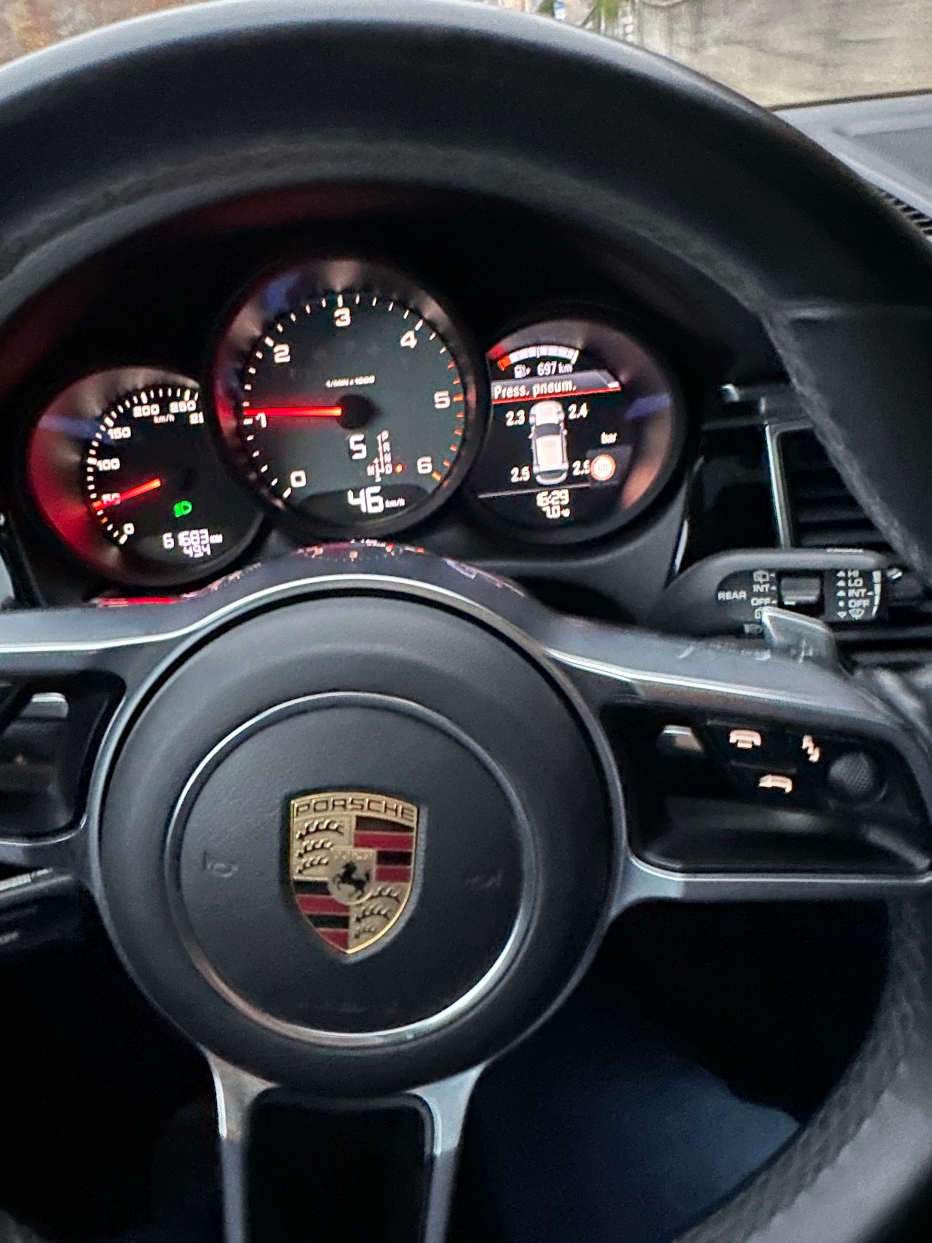PORSCHE Macan S Diesel PDK-image-3