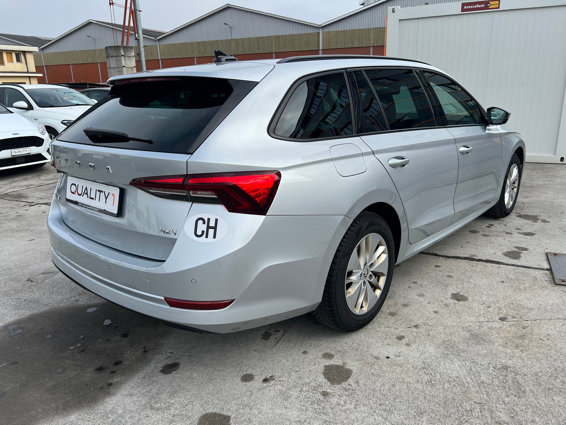 SKODA Octavia Combi 2.0 TDI DSG Ambition 4x4-image-3