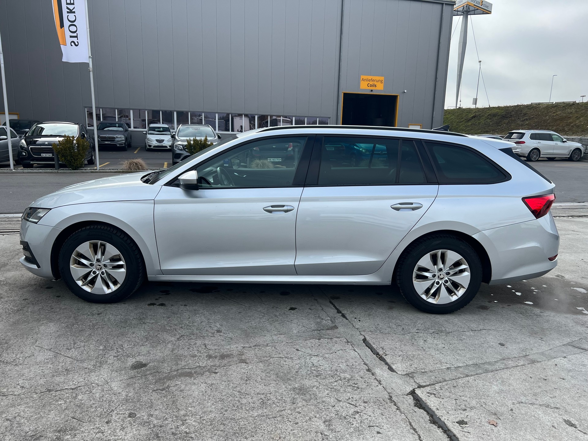 SKODA Octavia Combi 2.0 TDI DSG Ambition 4x4-image-6