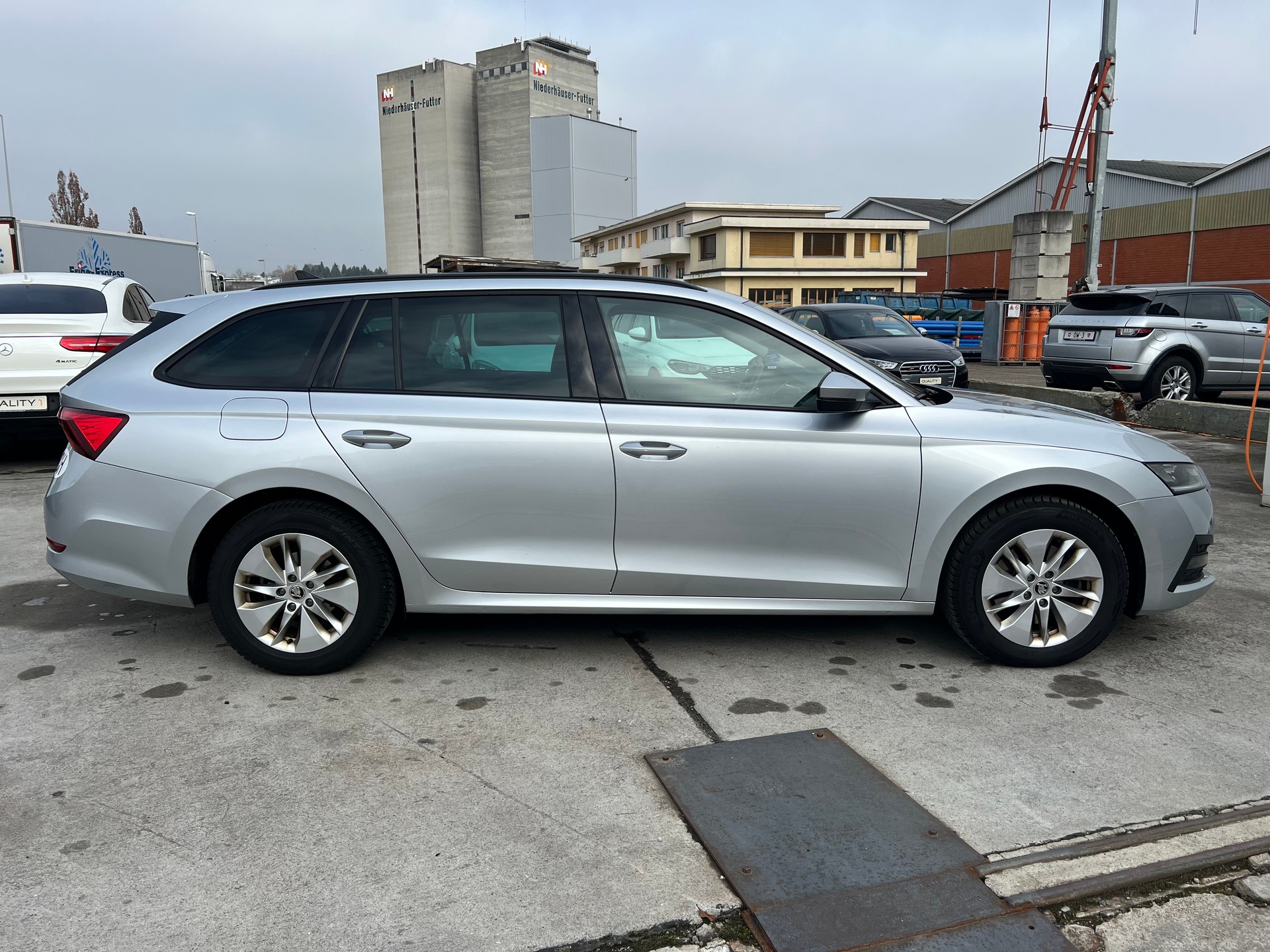 SKODA Octavia Combi 2.0 TDI DSG Ambition 4x4-image-2