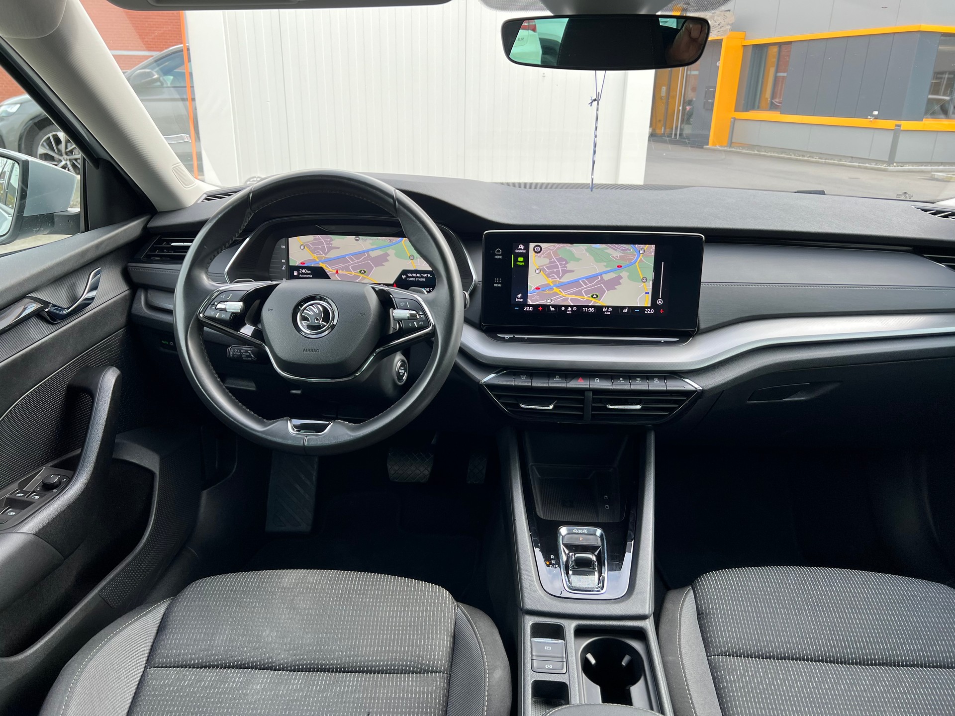SKODA Octavia Combi 2.0 TDI DSG Ambition 4x4-image-8