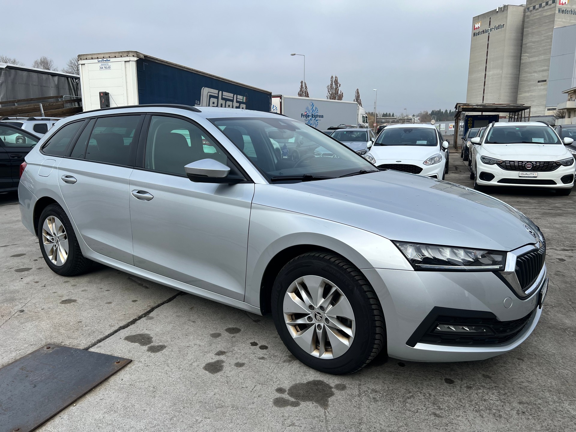 SKODA Octavia Combi 2.0 TDI DSG Ambition 4x4-image-1