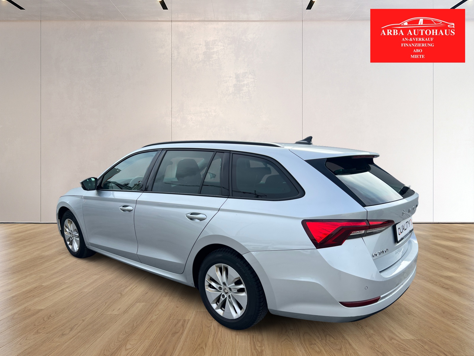 SKODA Octavia Combi 2.0 TDI DSG Ambition 4x4-image-5
