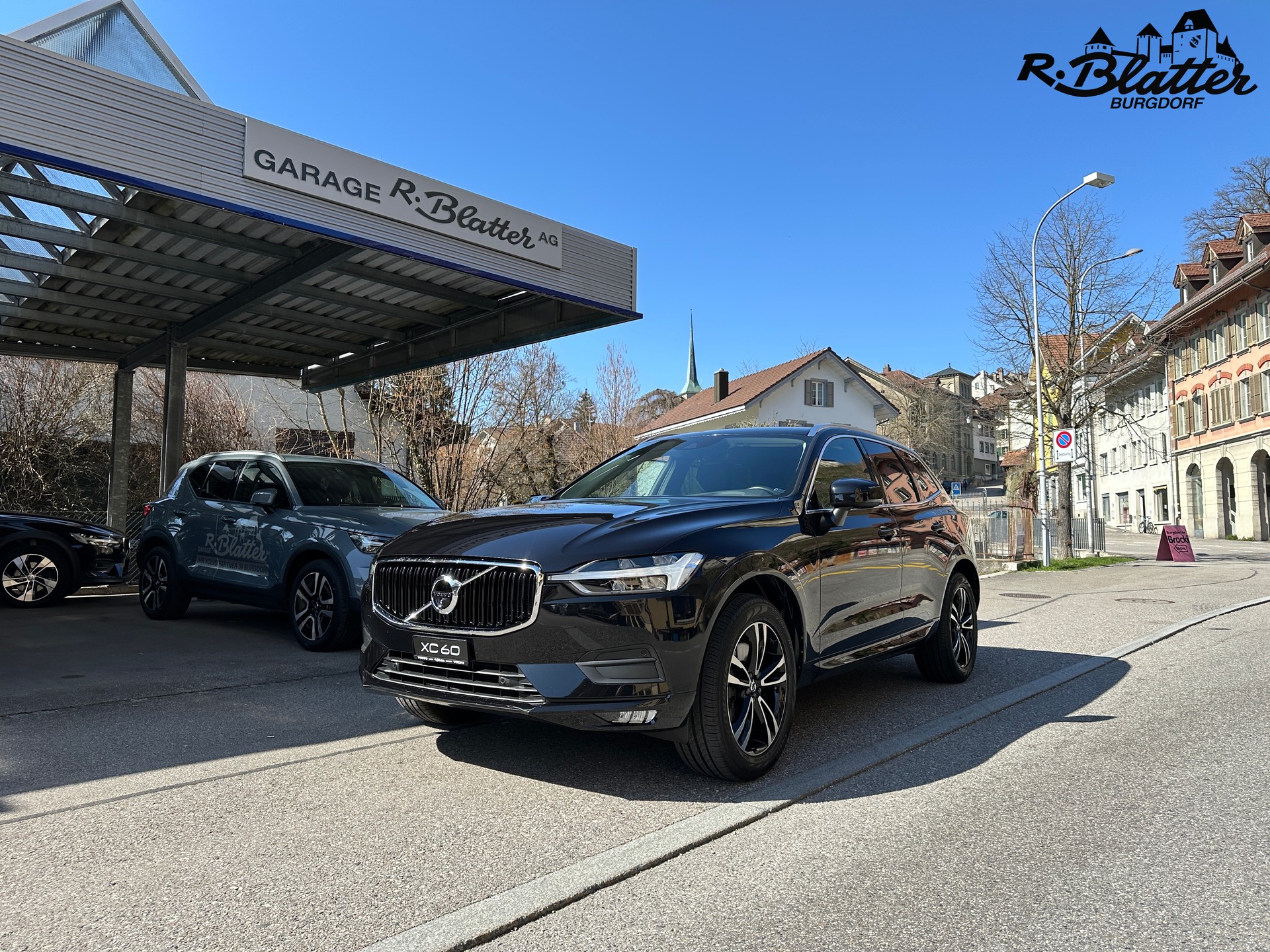 VOLVO XC60 B4 Diesel Mild Hybrid AWD Momentum Geartronic-image-0