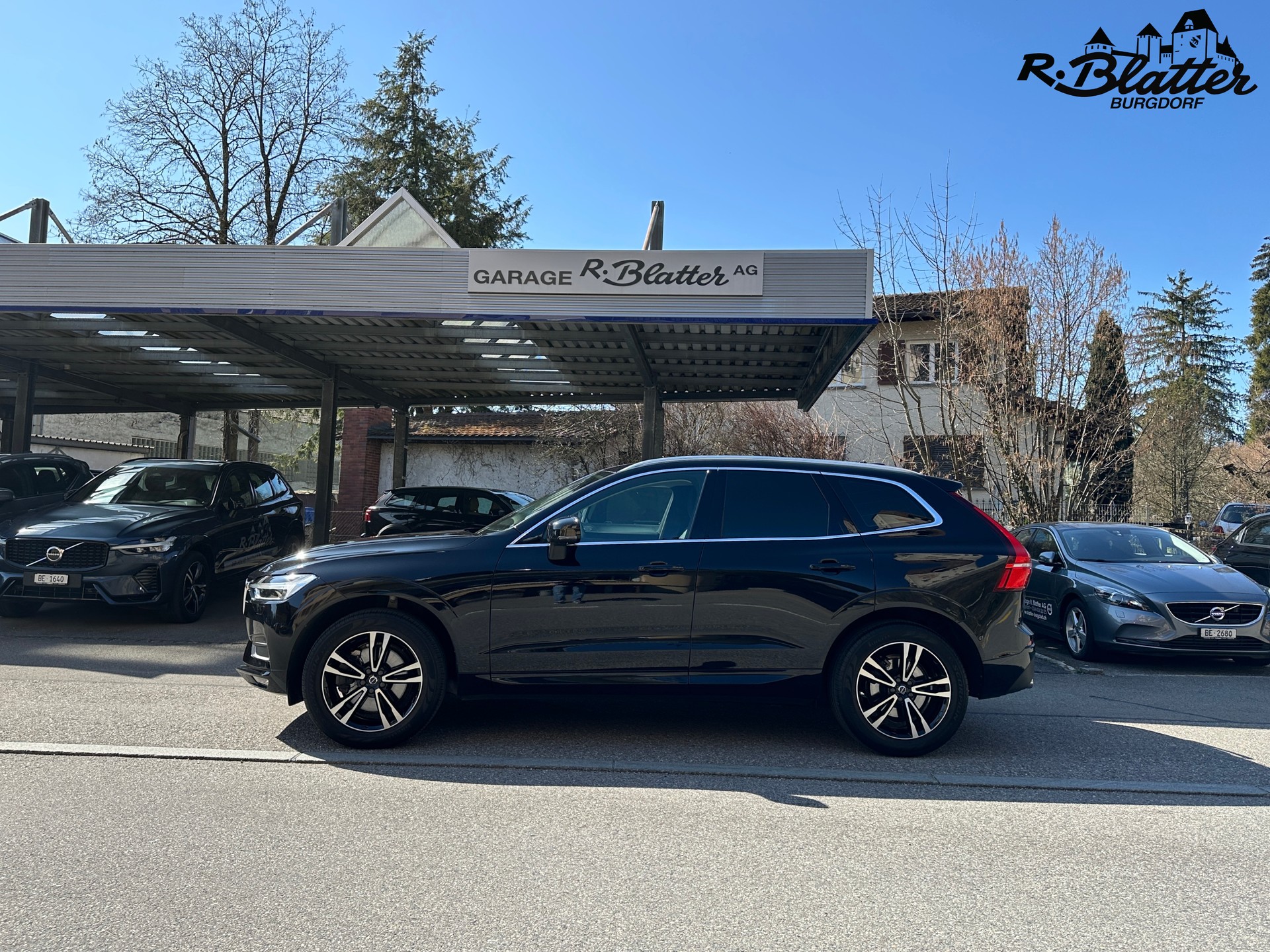 VOLVO XC60 B4 Diesel Mild Hybrid AWD Momentum Geartronic-image-3