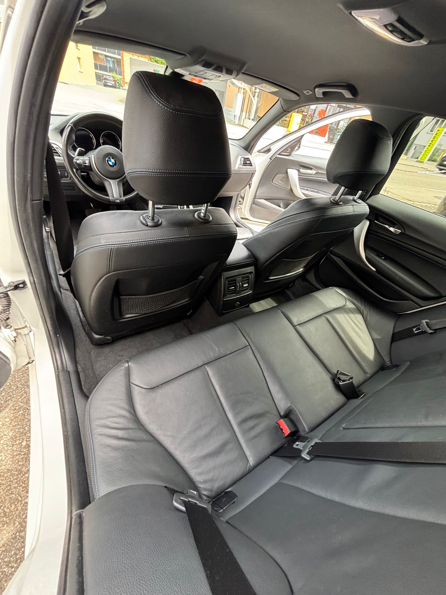 BMW M140i xDrive Steptronic-image-9