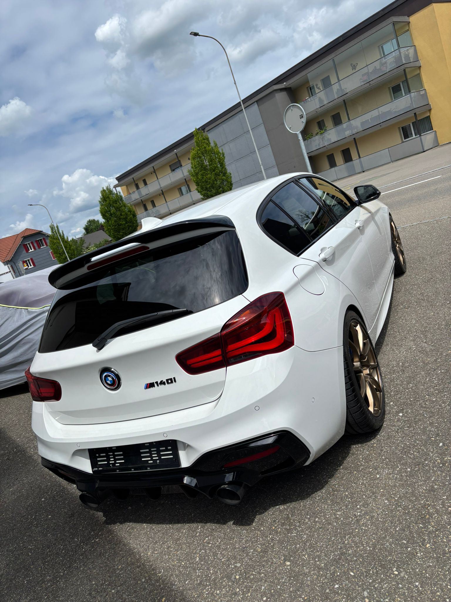 BMW M140i xDrive Steptronic-image-4