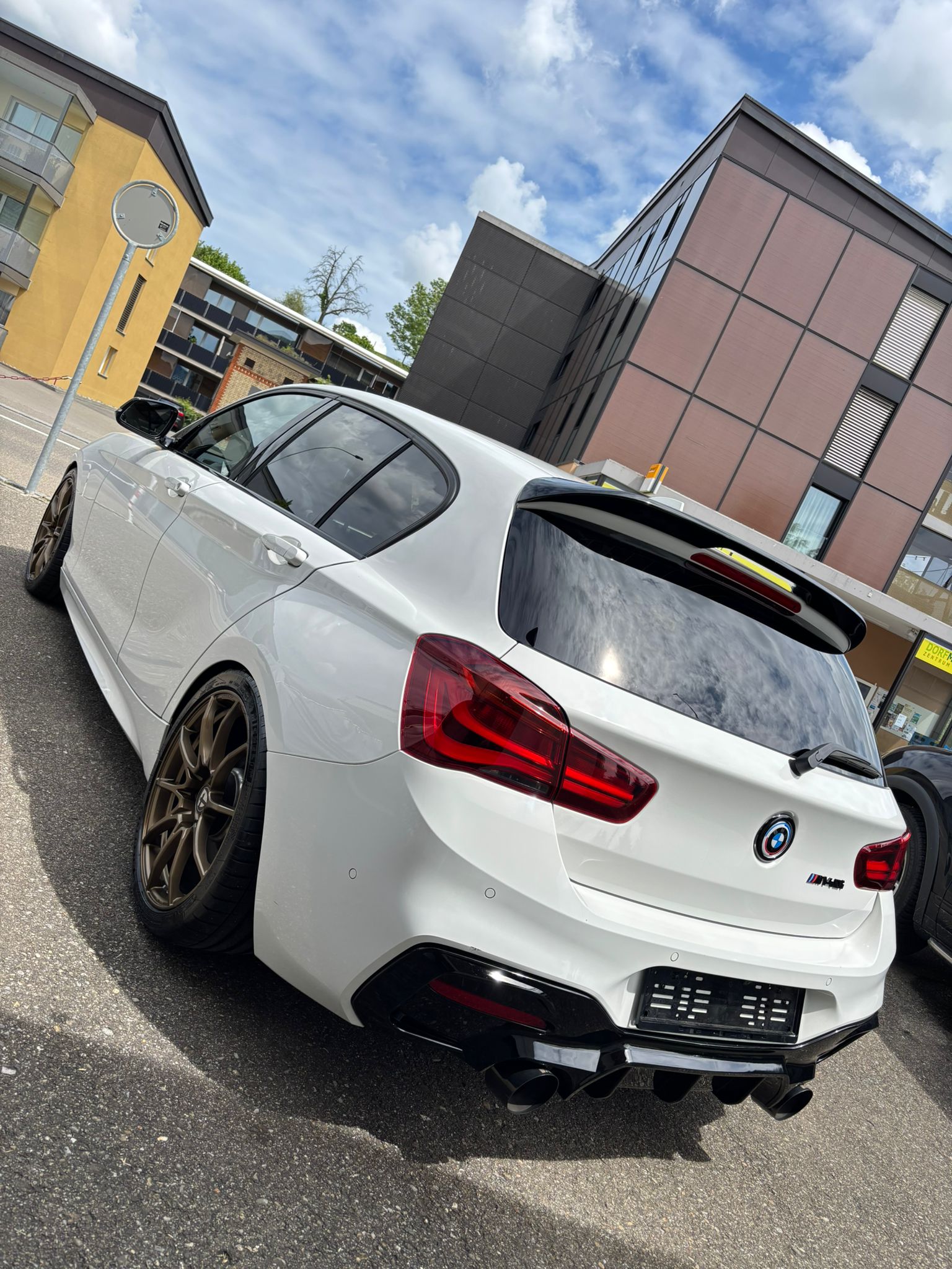 BMW M140i xDrive Steptronic-image-3
