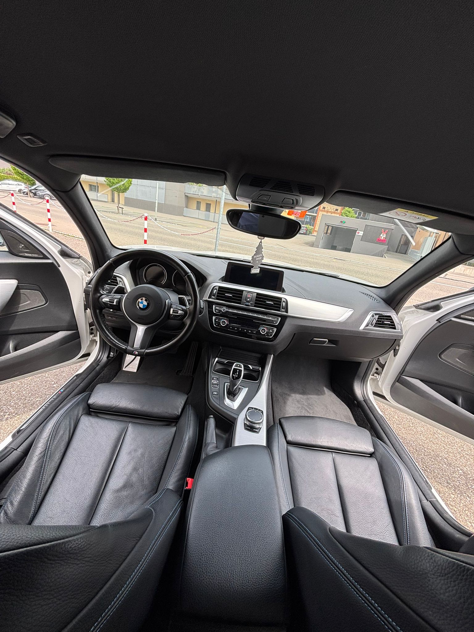 BMW M140i xDrive Steptronic-image-10