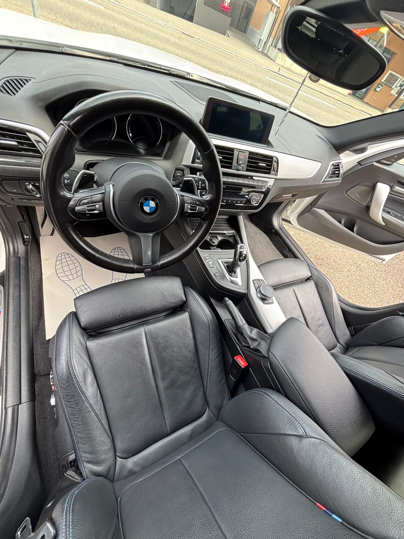 BMW M140i xDrive Steptronic-image-11
