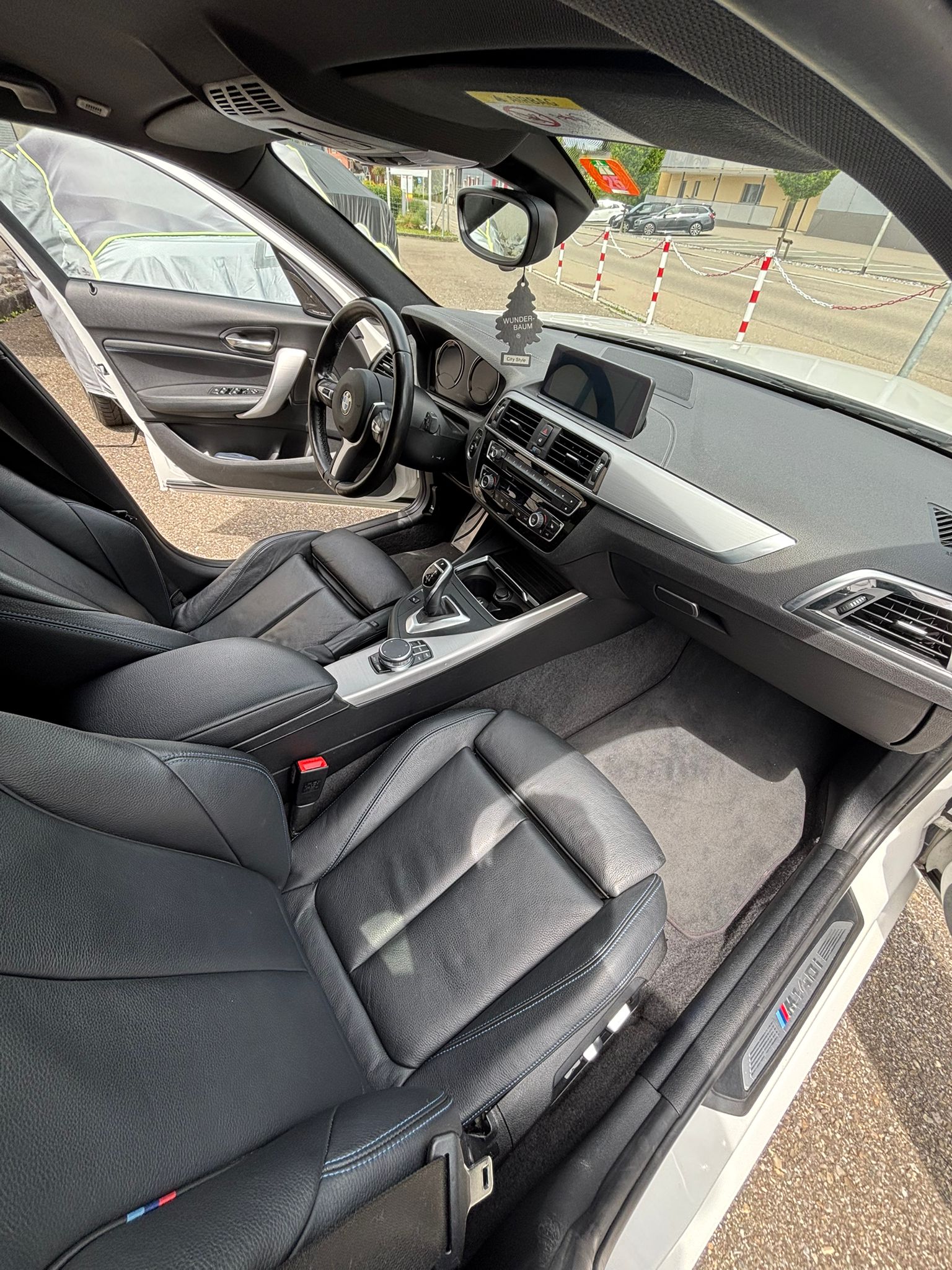 BMW M140i xDrive Steptronic-image-7