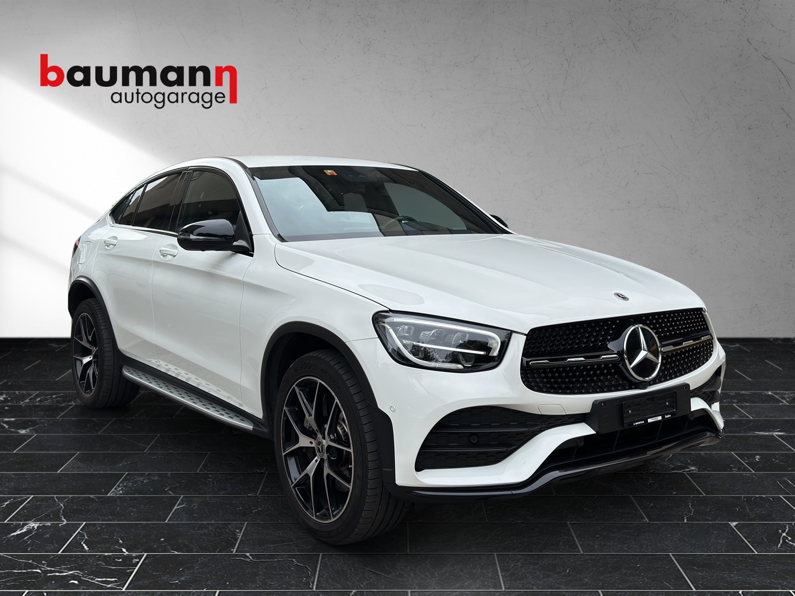 MERCEDES-BENZ GLC Coupé 300 e AMG Line 9G-Tronic-showroom-element-1