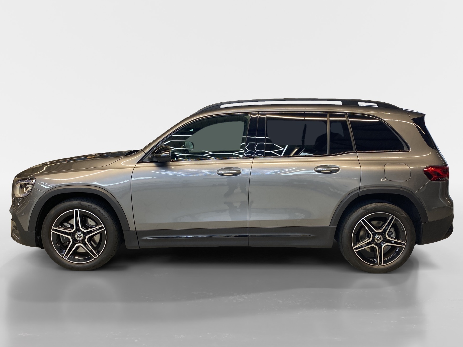 MERCEDES-BENZ GLB 250 AMG Line 4MATIC-image-2