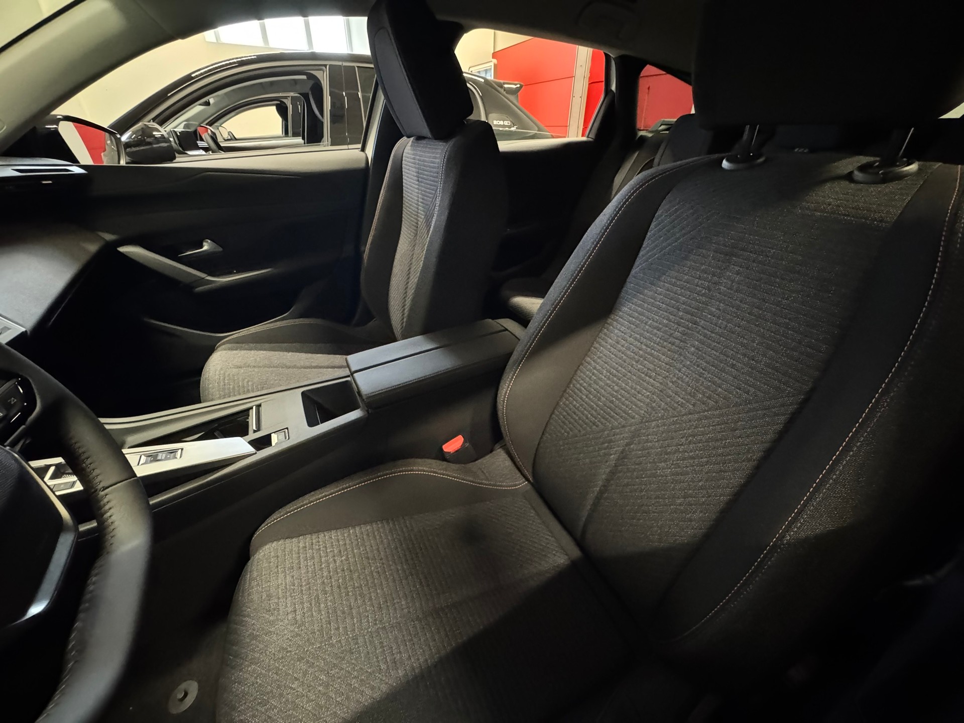 PEUGEOT 308 SW 1.2 HEV 145 Style-image-4