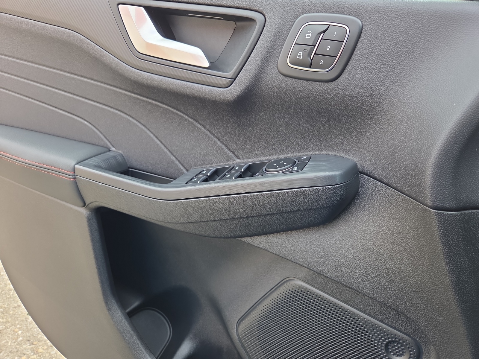 FORD Kuga 2.5 Hybrid ST-Line X 4x4-image-7