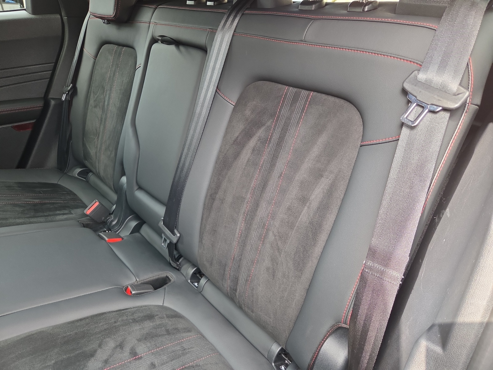 FORD Kuga 2.5 Hybrid ST-Line X 4x4-image-9