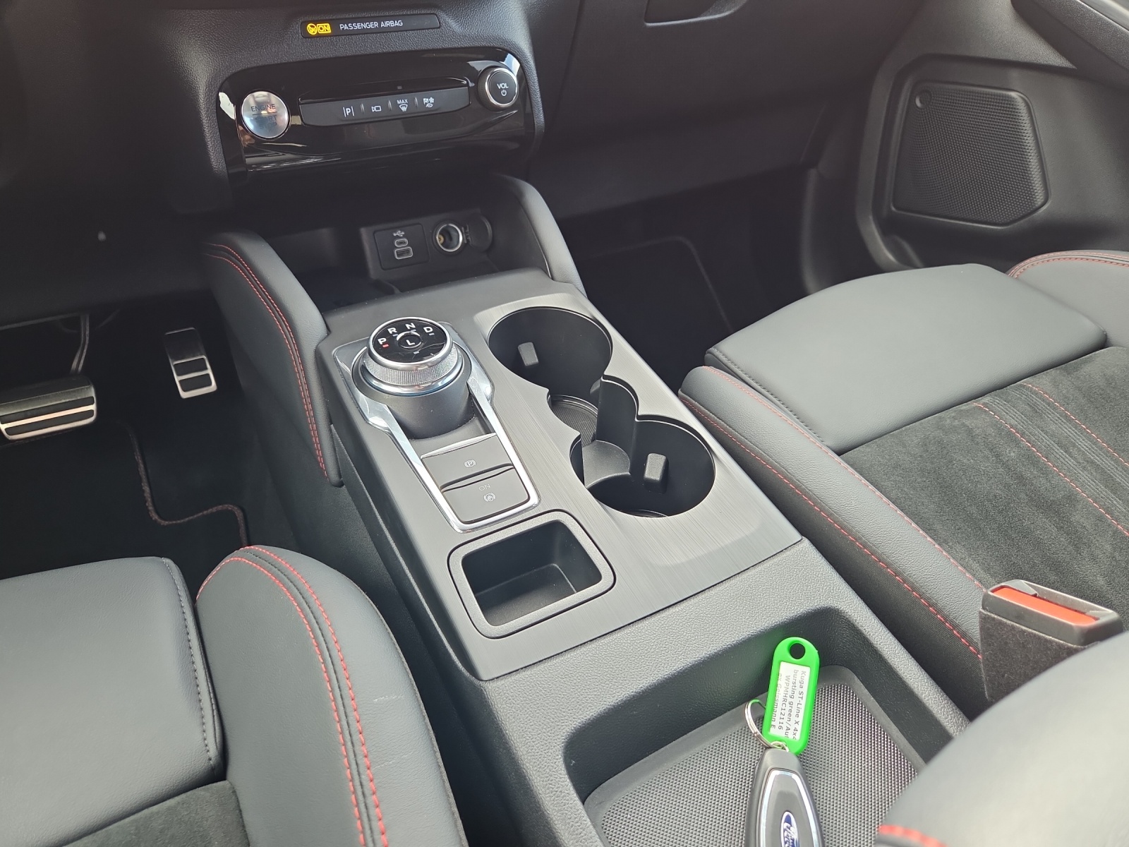 FORD Kuga 2.5 Hybrid ST-Line X 4x4-image-8