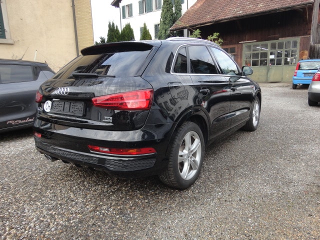 AUDI Q3 2.0 TDI sport quattro S-tronic-image-2