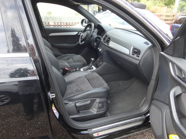AUDI Q3 2.0 TDI sport quattro S-tronic-image-4