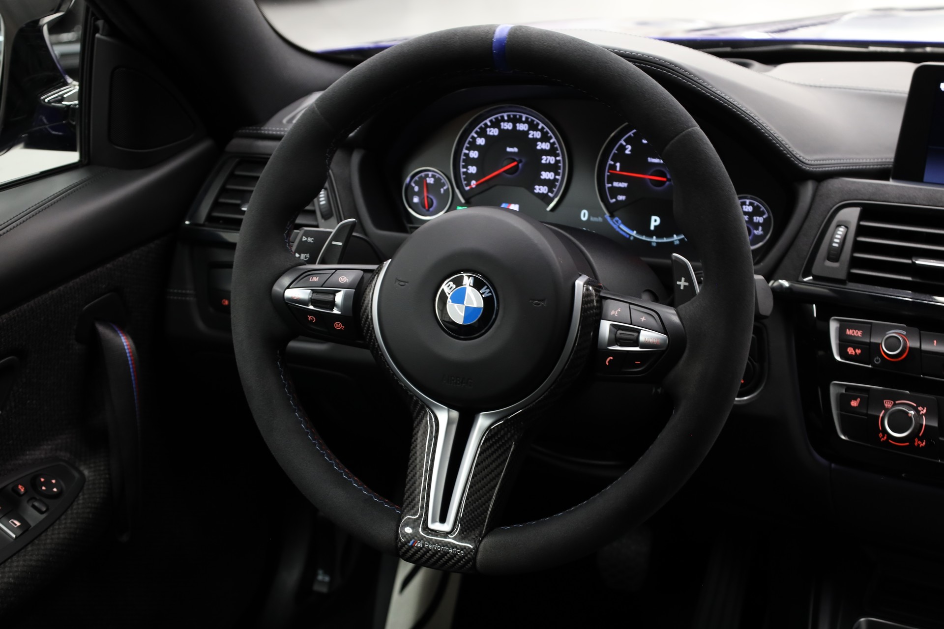 BMW M4 Coupé CS DKG-image-21
