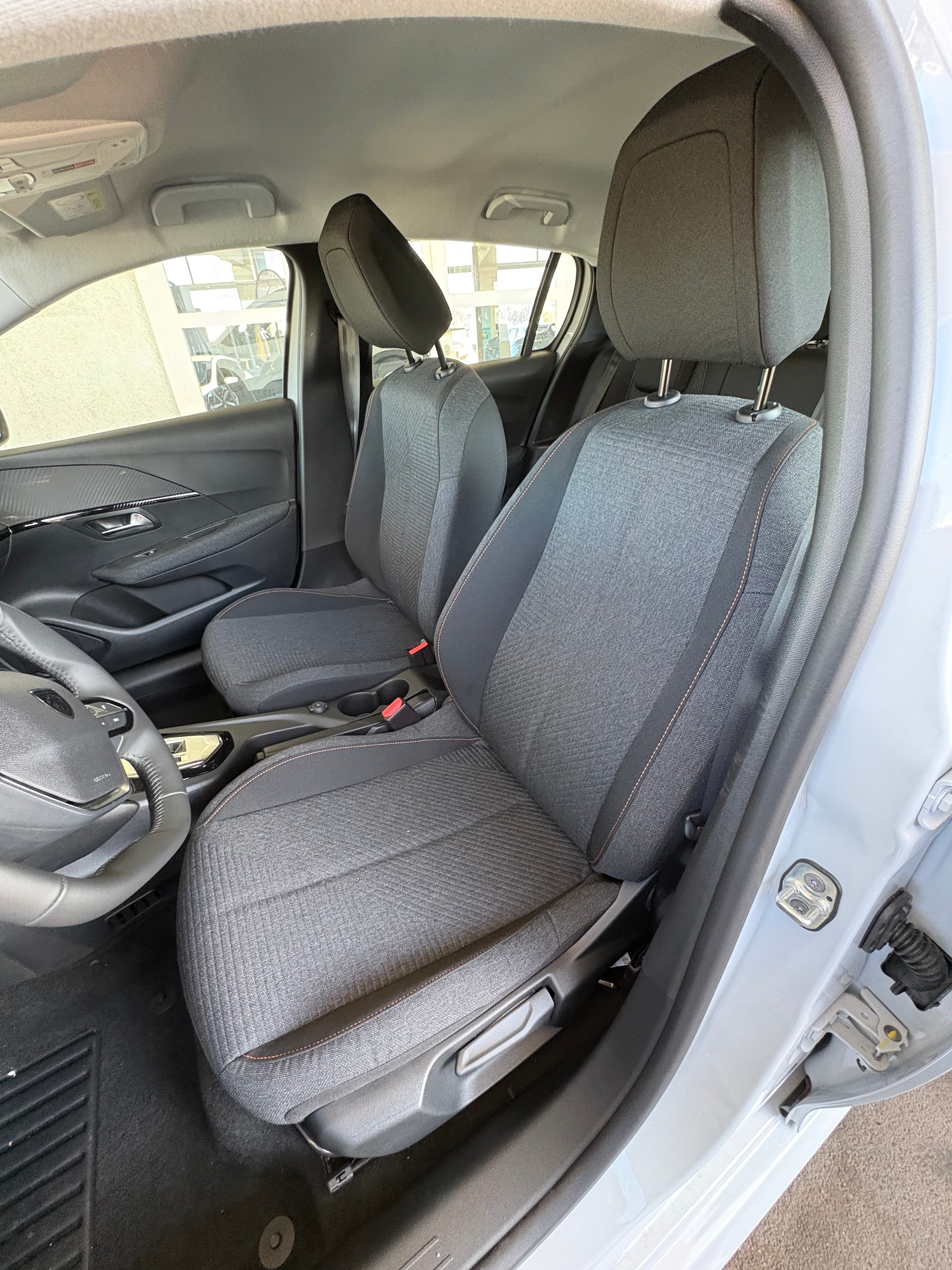 PEUGEOT 208 1.2 MHEV 110 Style-image-7