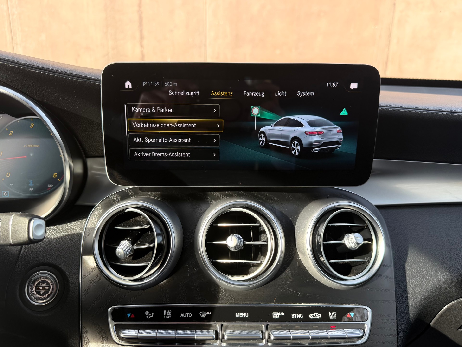 MERCEDES-BENZ GLC Coupé 220 d AMG Line 4Matic 9G-Tronic-image-7