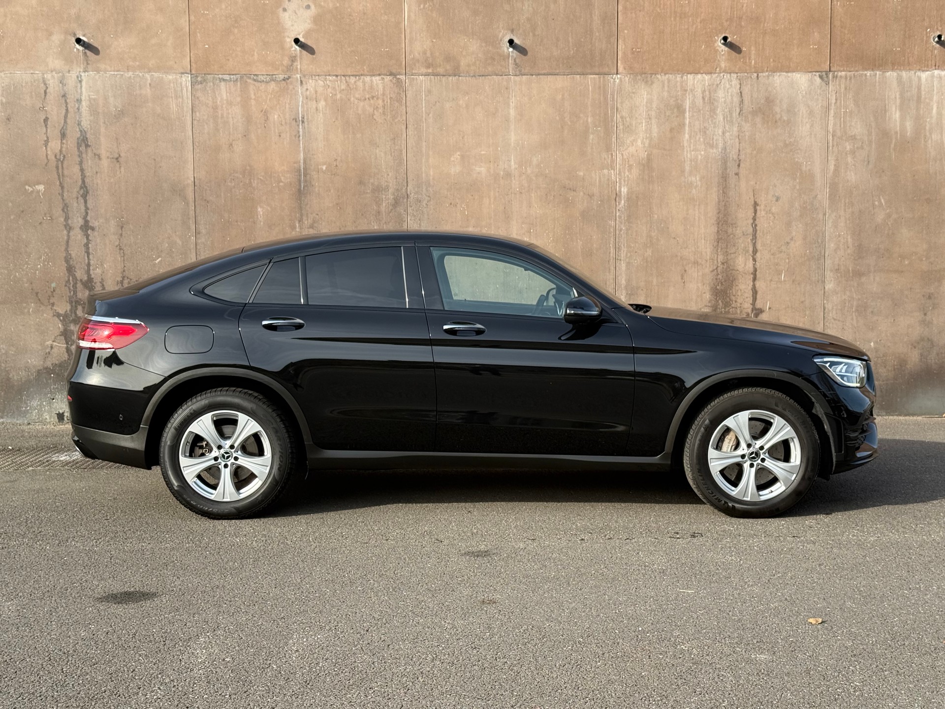 MERCEDES-BENZ GLC Coupé 220 d AMG Line 4Matic 9G-Tronic-image-3