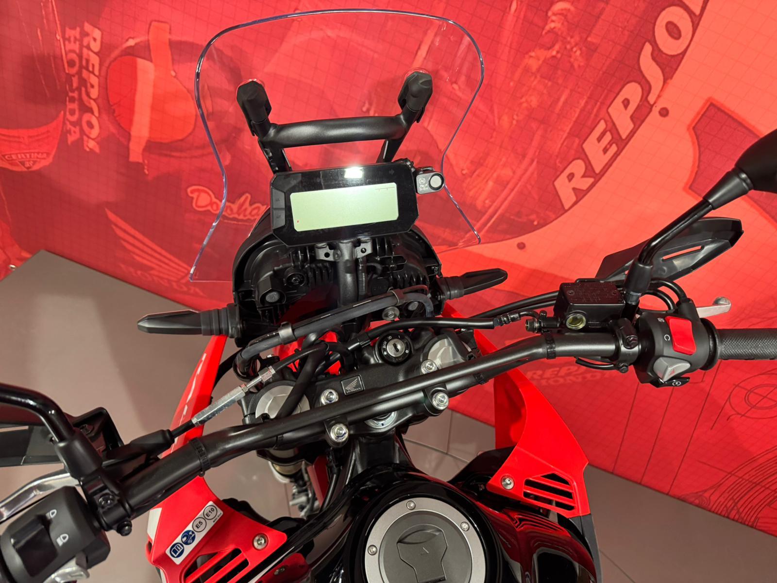 HONDA **CRF 300 Rally**Neufahrzeug**Extreme Red-showroom-element-3