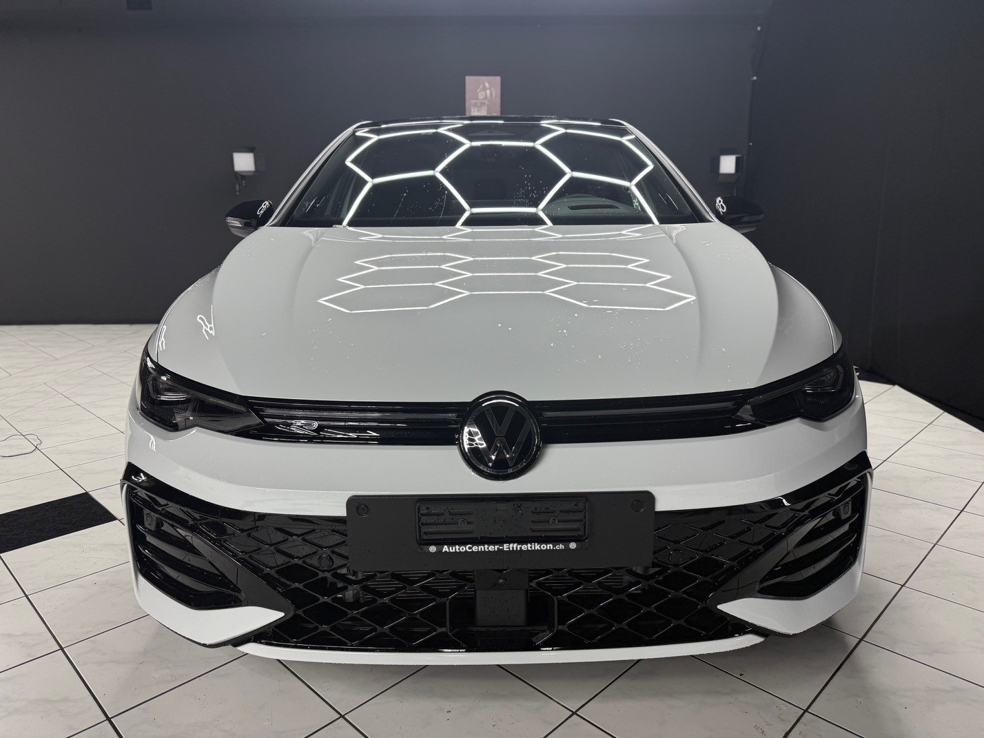 VW Golf 1.5 e TSI R-Line DSG-image-2