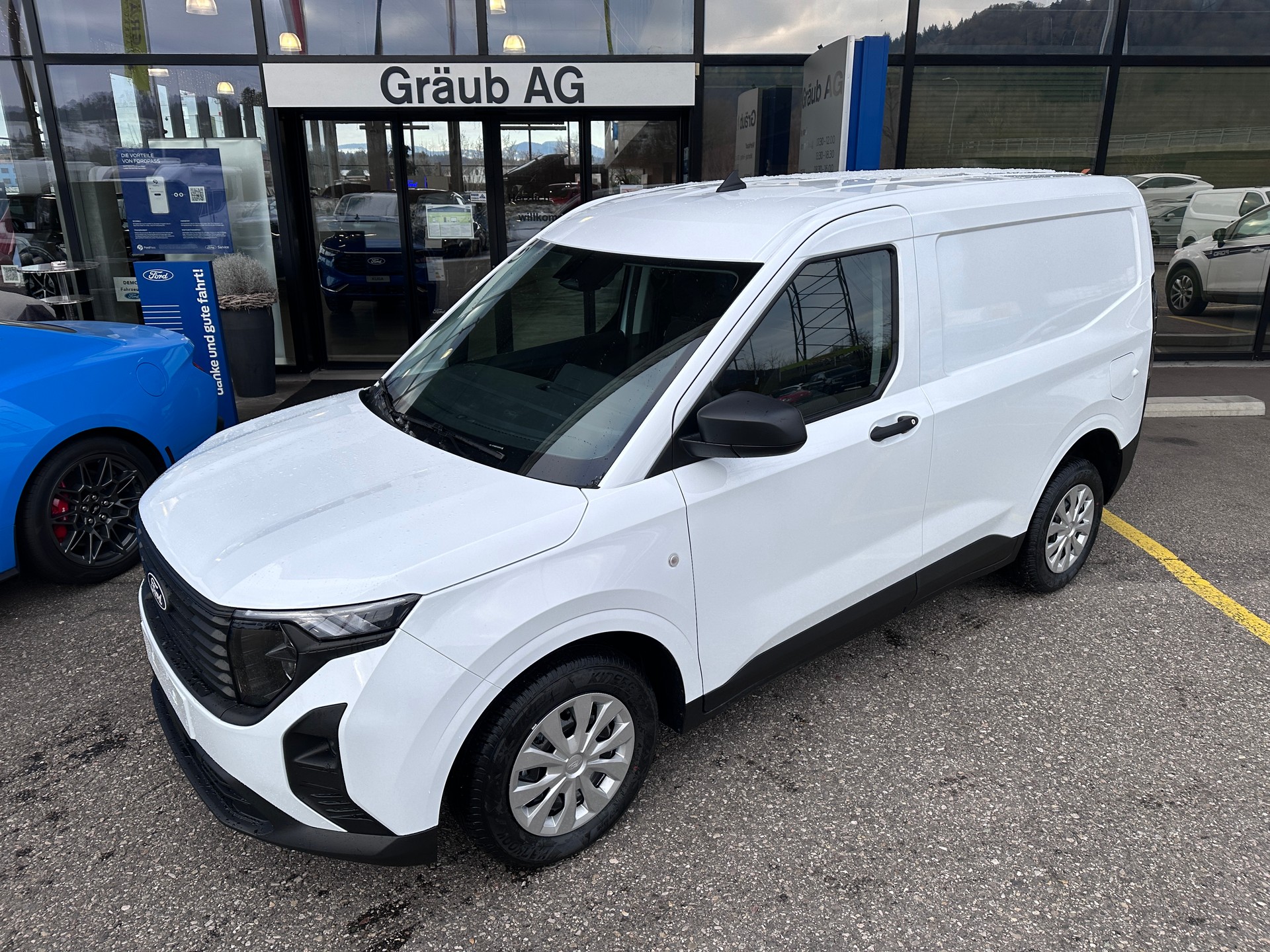FORD Transit Courier Van 1.0 EcoBoost Trend Automat-image-2