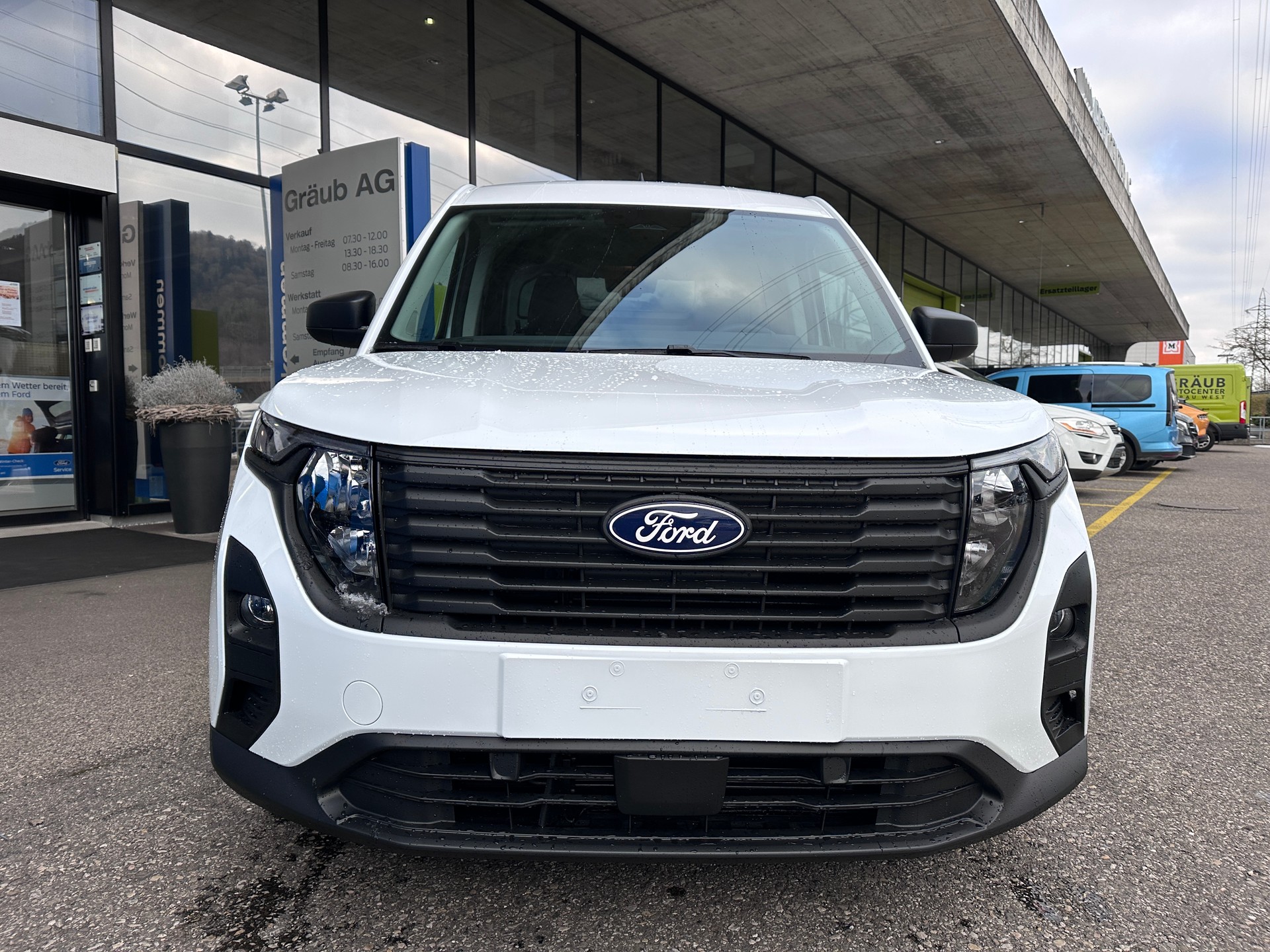 FORD Transit Courier Van 1.0 EcoBoost Trend Automat-image-1