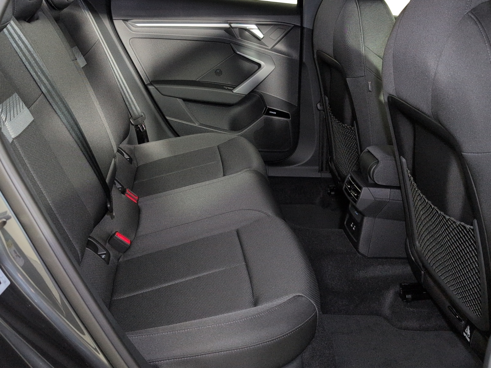 AUDI A3 Sportback TFSI 110 kW Attraction S tronic-image-8
