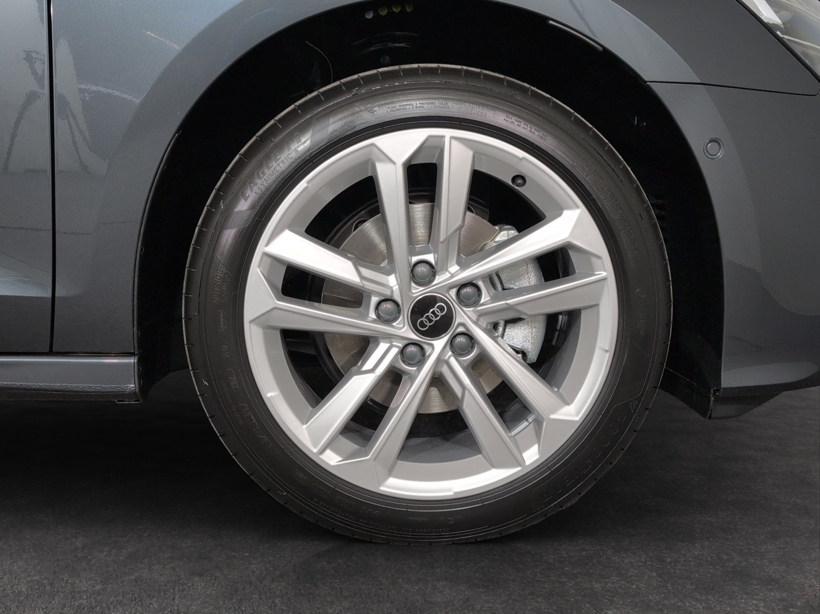 AUDI A3 Sportback TFSI 110 kW Attraction S tronic-image-4