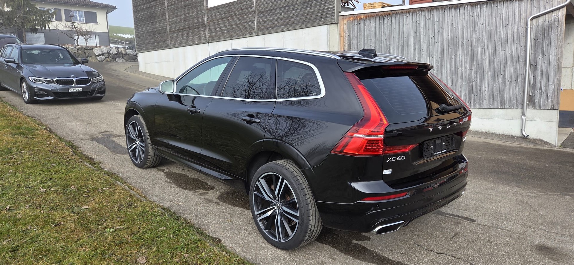 VOLVO XC60 T6 AWD R-Design Geartronic-showroom-element-1