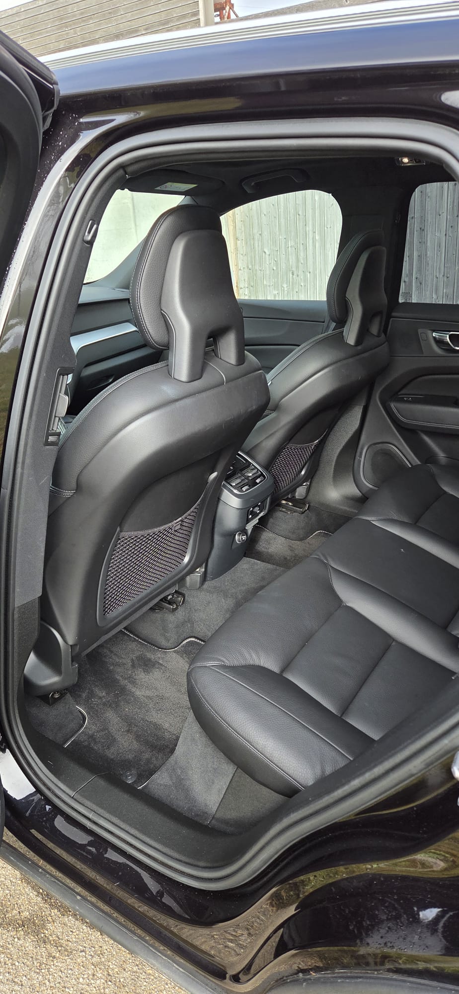 VOLVO XC60 T6 AWD R-Design Geartronic-image-6