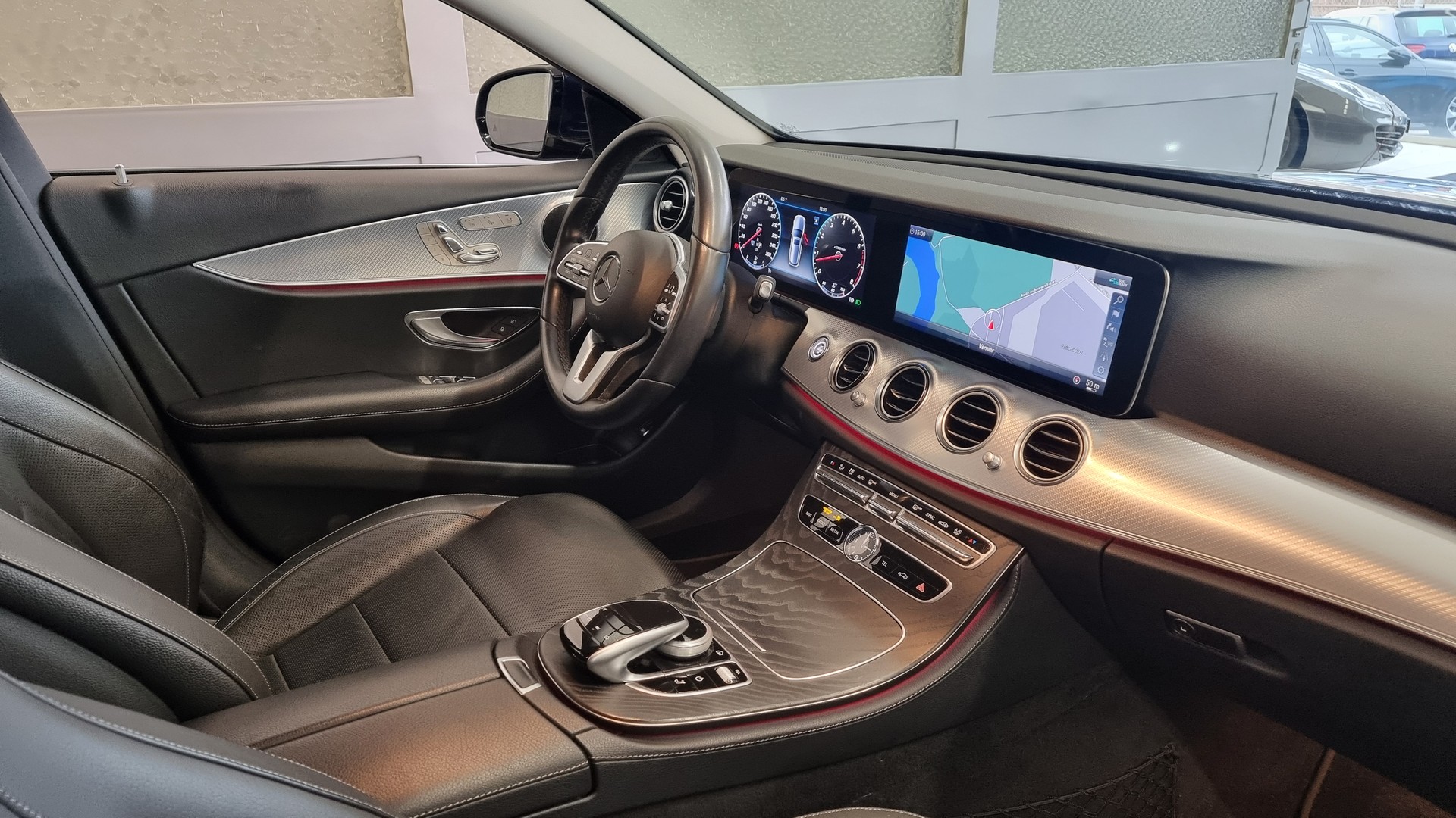 MERCEDES-BENZ E 450 Avantgarde 4 Matic 9G-Tronic-image-8